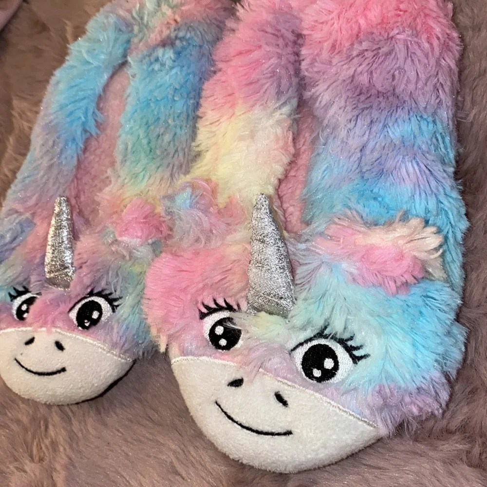 Pastel colorful unicorn fluffy soft comfy slippers girls size small 10.5 kids​